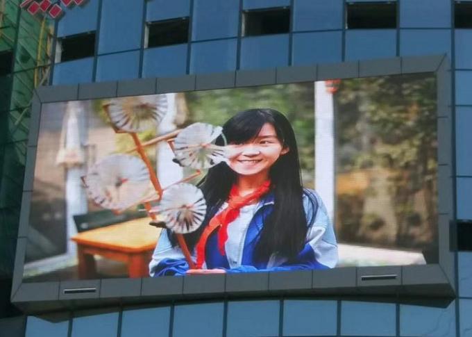La pubblicità all'aperto di RGB ha condotto la video esposizione del pixel reale nel centro commerciale